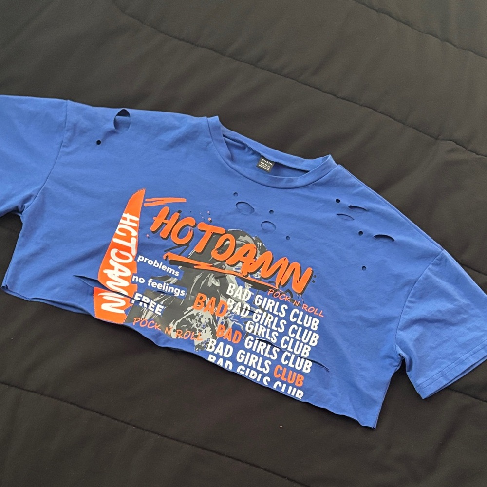 SHEIN Blue and Orange Graphic Crop Top